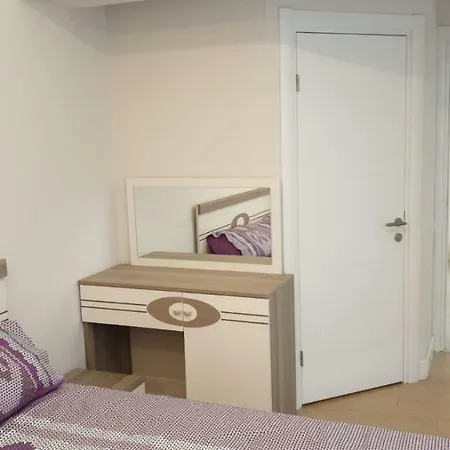 Modern, 92 Apartment
