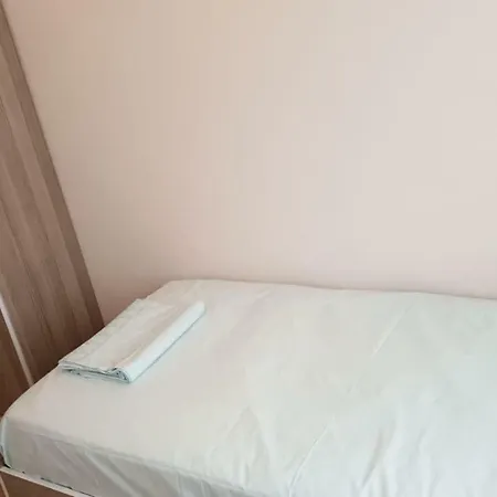 Apartment Modern, 92 *